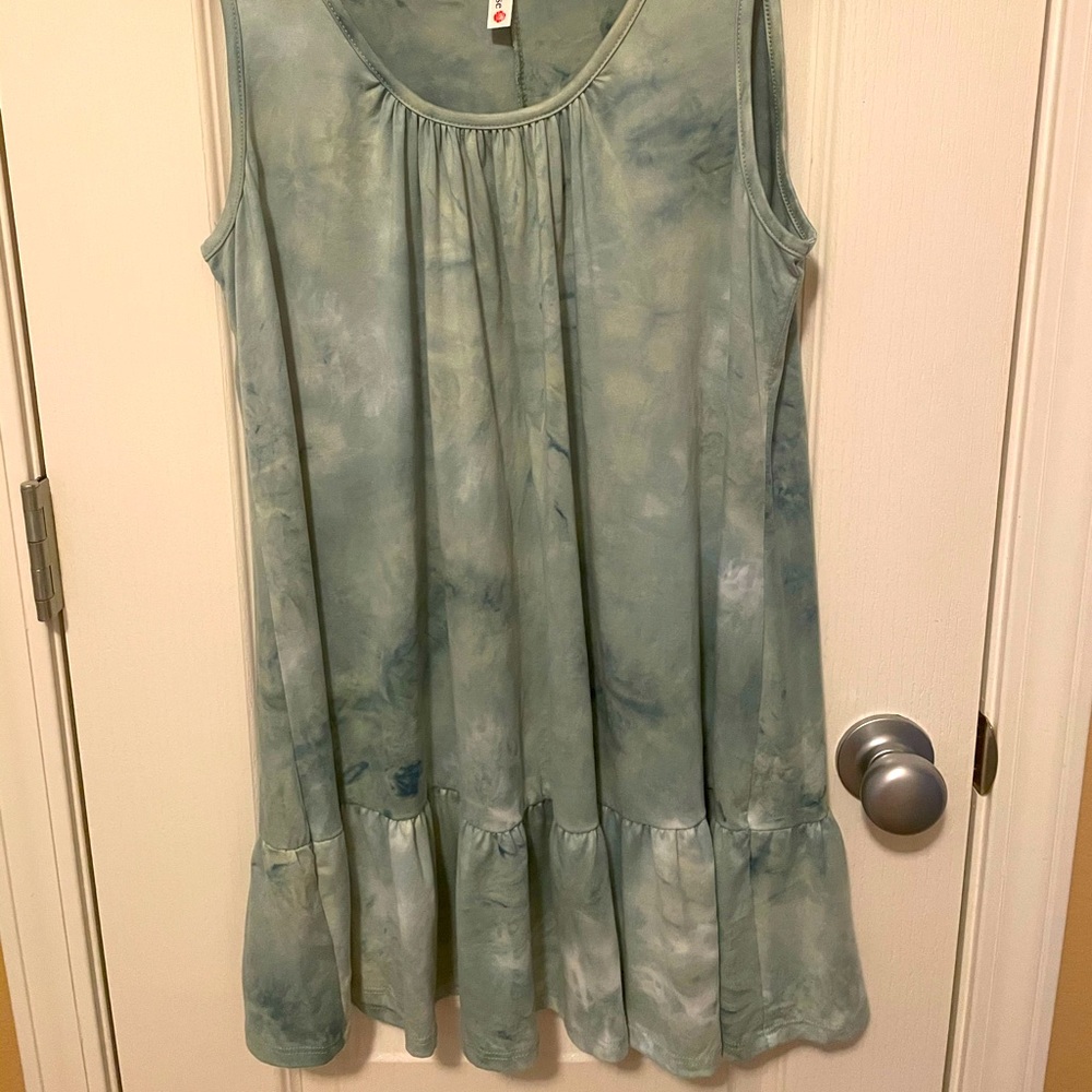 Tie dye inspo sleeveless top, perfect for summer!